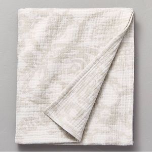 HEARTH & HAND NWT floral gauze jacquard bed throw blanket -tonal cream